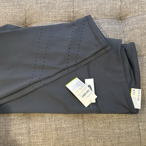 Dry fit  leggings size XXL - Picture 3 of 3